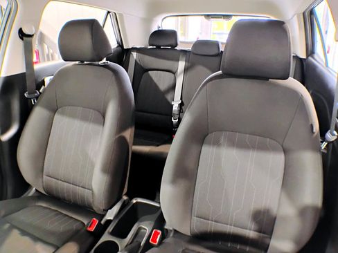 Used 2021 Hyundai Venue SE image 65