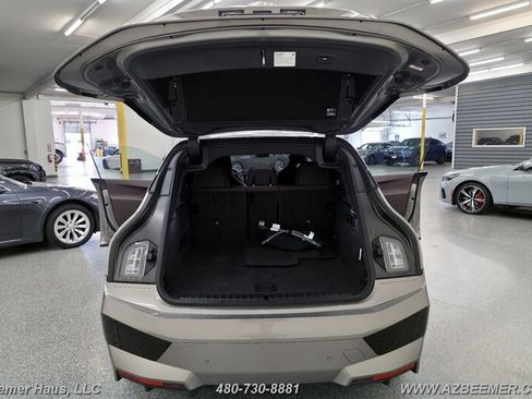 Used 2023 BMW iX xDrive50 w/ Sport Package AWD/4WD image 38