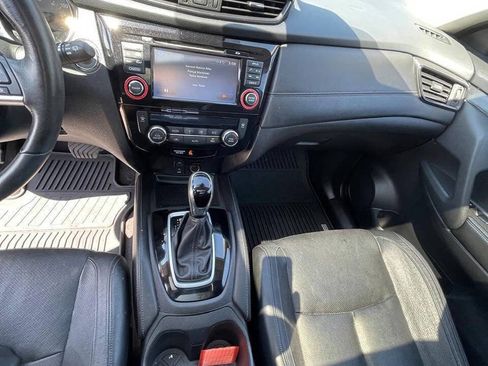 Used 2017 Nissan Rogue SL w/ SL Premium Package AWD/4WD image 9