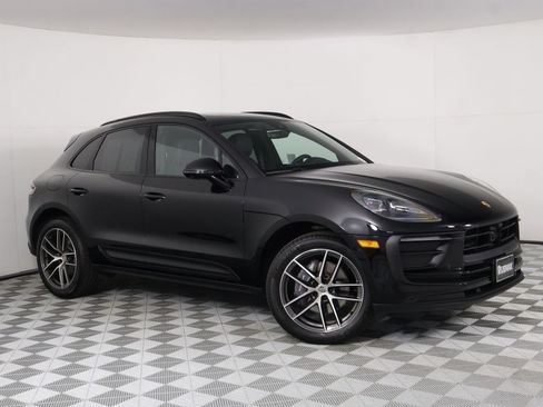 Certified 2026 Porsche Macan AWD/4WD image 9