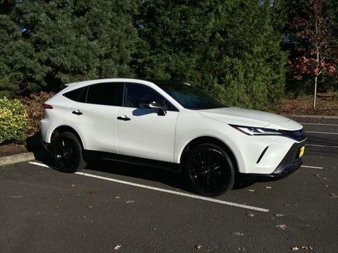 Certified 2024 Toyota Venza Nightshade image 9