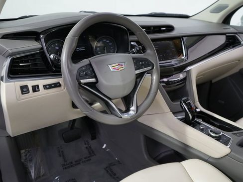 Used 2023 Cadillac XT6 Premium Luxury w/ Technology Package AWD/4WD image 12