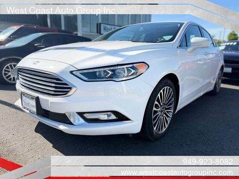 Used 2017 Ford Fusion SE w/ Fusion SE Technology Package FWD image 1
