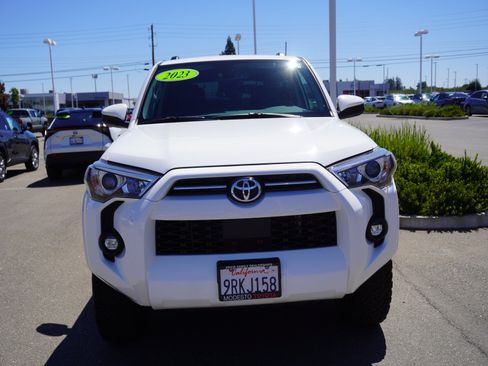 Used 2023 Toyota 4Runner SR5 AWD/4WD image 4