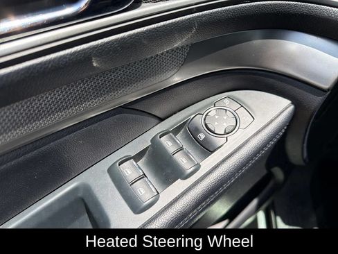 Used 2019 Ford Explorer XLT w/ Equipment Group 202A FWD image 8