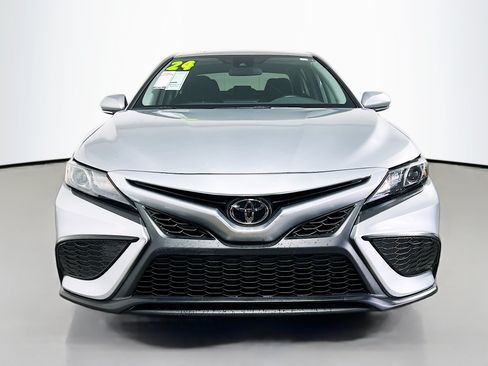 Used 2024 Toyota Camry SE FWD image 11