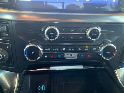 Used 2022 Ford F150 Lariat w/ Equipment Group 502A High AWD/4WD image 19