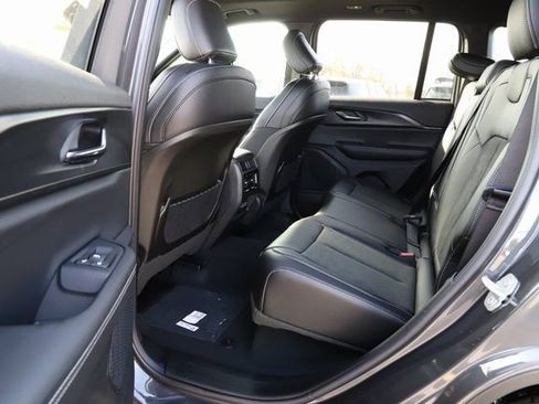 New 2025 Jeep Grand Cherokee Altitude AWD/4WD image 16