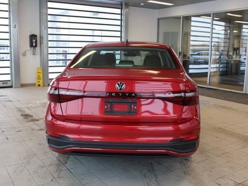 Used 2025 Volkswagen Jetta SE w/ Sunroof Package image 23