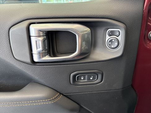 Used 2021 Jeep Gladiator Overland AWD/4WD image 22