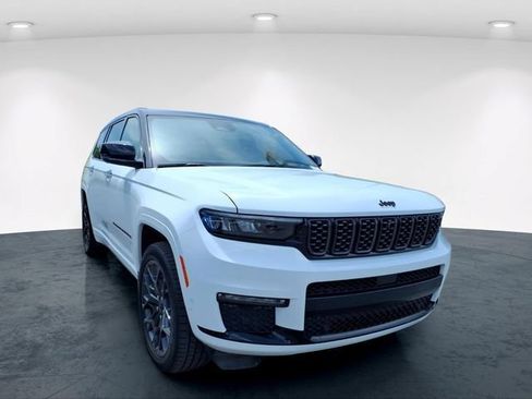 Used 2025 Jeep Grand Cherokee L Summit AWD/4WD image 10