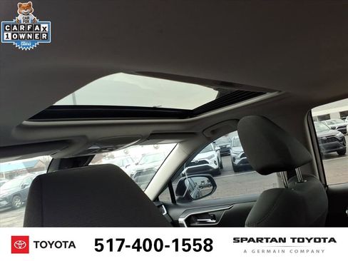 Used 2022 Toyota RAV4 XLE w/ Convenience Package image 12