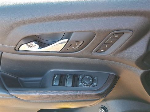 Used 2021 GMC Acadia Denali w/ Denali Ultimate Package image 21