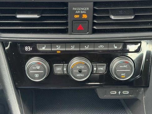 Certified 2023 Volkswagen Jetta SE FWD image 24