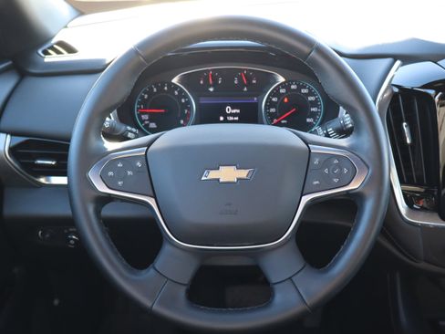 Used 2023 Chevrolet Traverse LT image 17