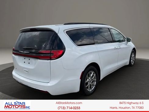 Used 2022 Chrysler Pacifica Touring FWD image 19