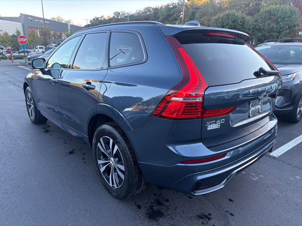 Used 2024 Volvo XC60 B5 Core w/ Climate Package AWD/4WD image 2
