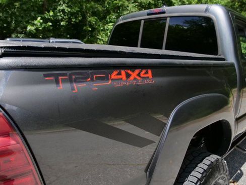 Used 2014 Toyota Tacoma PreRunner w/ SR5 Package RWD image 29