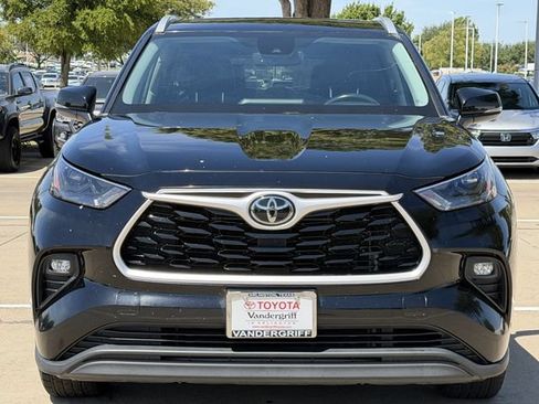 Used 2022 Toyota Highlander XLE FWD image 8