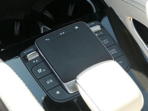 Used 2024 Mercedes-Benz GLS 580 4MATIC image 27