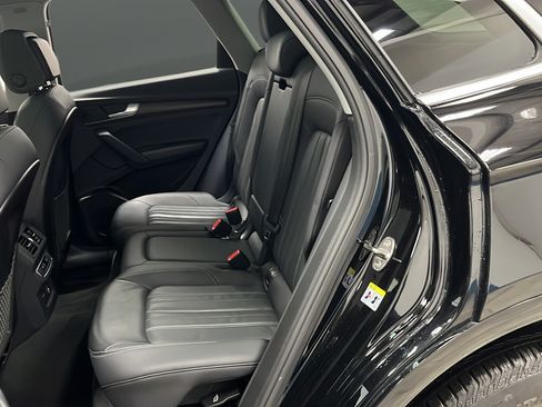 Used 2023 Audi Q5 2.0T Premium w/ Convenience Package AWD/4WD image 24