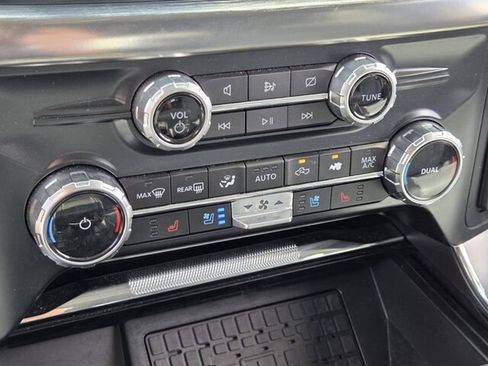 Used 2023 Ford F150 Lariat w/ Equipment Group 502A High image 18