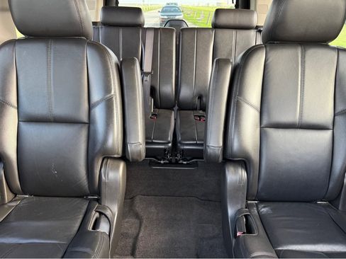 Used 2011 Chevrolet Suburban LT w/ Texas Edition RWD image 16