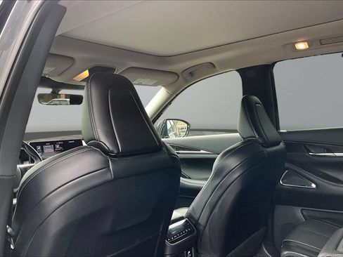 Used 2023 INFINITI QX60 Sensory w/ Cargo Package AWD/4WD image 19