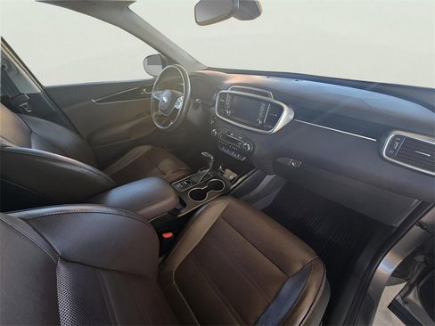 Used 2019 Kia Sorento SX image 65