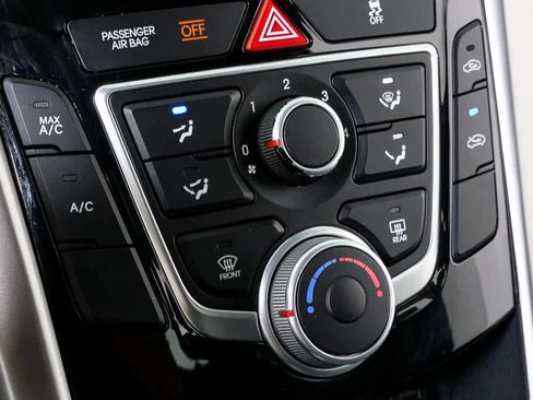 Used 2017 Hyundai Elantra GT image 21