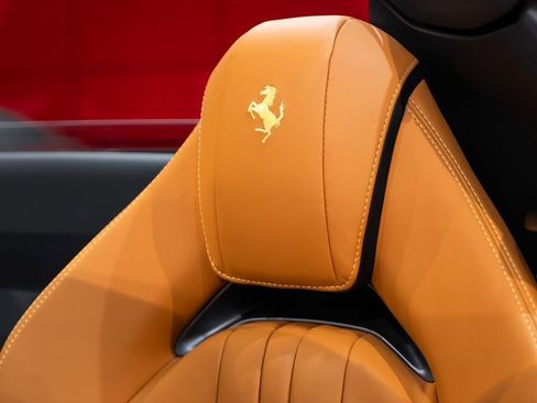 Certified 2022 Ferrari 812 GTS Base image 6