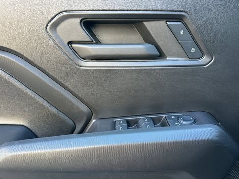 Used 2024 Chevrolet Colorado W/T image 11