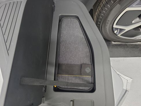 Used 2022 Rivian R1T Adventure AWD/4WD image 32
