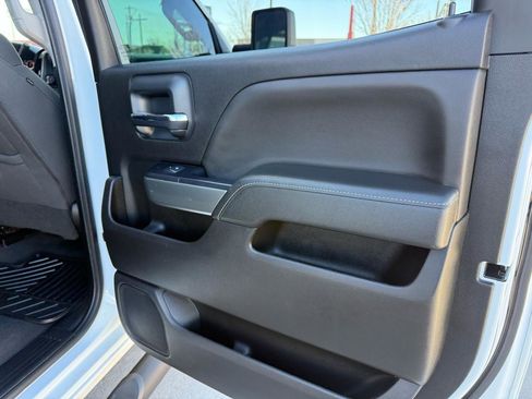Used 2019 Chevrolet Silverado 2500 LT image 17