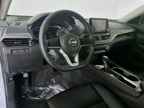 Certified 2023 Nissan Altima 2.5 SR FWD image 11