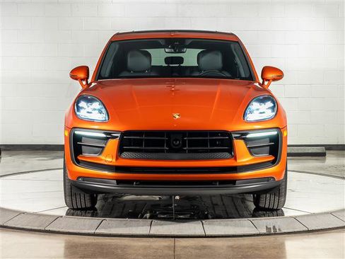 Used 2025 Porsche Macan image 6