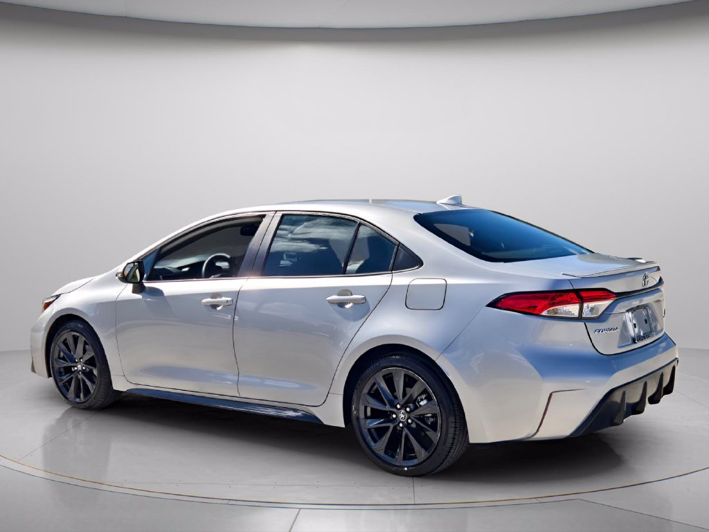 Used 2024 Toyota Corolla SE FWD image 4