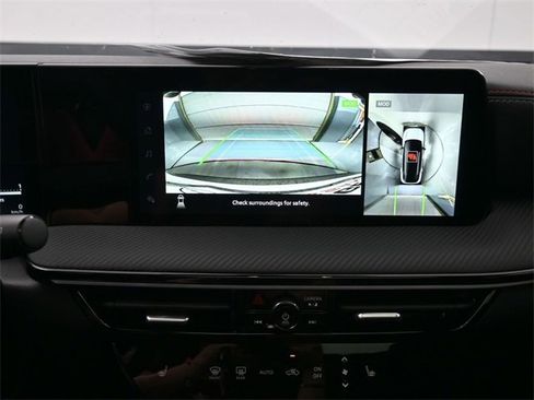 New 2025 Nissan Kicks SR w/ SR Premium Package image 6