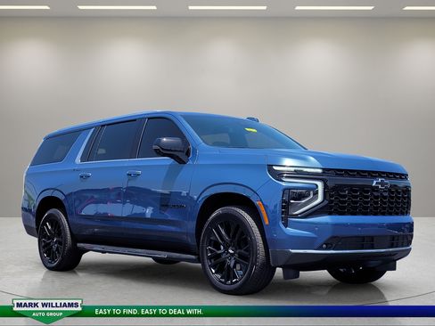 Used 2026 Chevrolet Suburban Premier AWD/4WD image 1