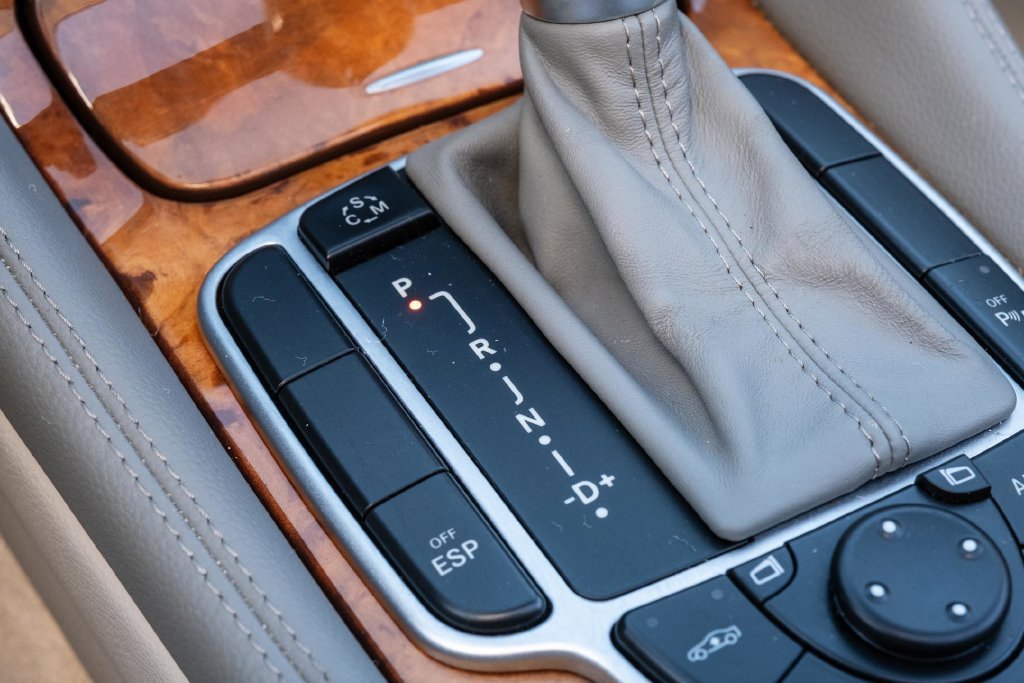 Used 2011 Mercedes-Benz SL 550 image 23