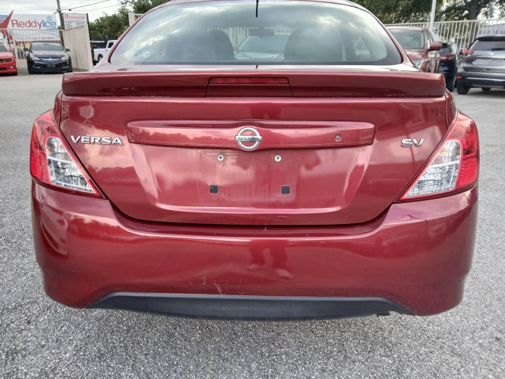 Used 2018 Nissan Versa SV FWD image 6