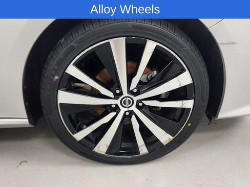 Used 2022 Nissan Altima 2.5 SR FWD image 9