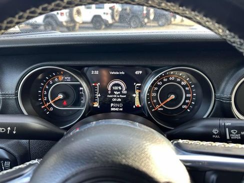 Certified 2021 Jeep Gladiator Overland w/ Popular Equipment Package image 13