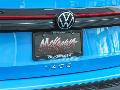 Used 2025 Volkswagen Taos SE image 10