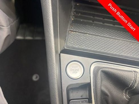 Used 2025 Volkswagen Jetta SE FWD image 10