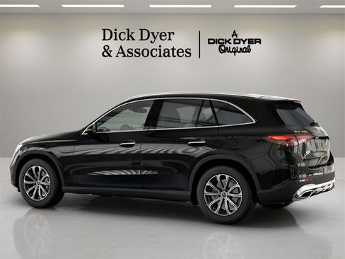 Used 2025 Mercedes-Benz GLC 300 GLC 300 image 16