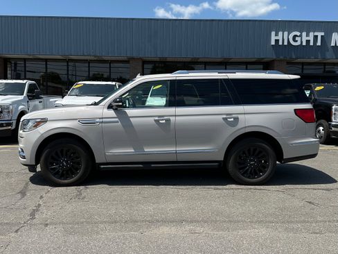 Used 2019 Lincoln Navigator Premiere image 6