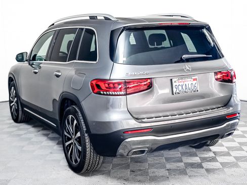 Certified 2022 Mercedes-Benz GLB 250 w/ Premium Package Lite image 2