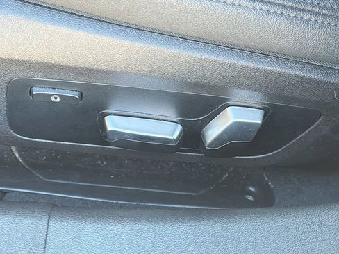 Used 2020 BMW 330i Sedan w/ Driving Assistance Package image 25