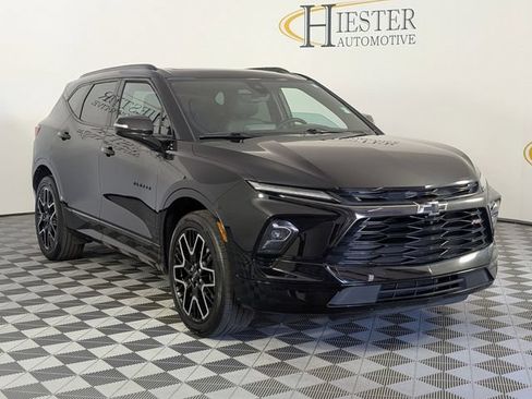Used 2023 Chevrolet Blazer RS w/ Driver Confidence II Package FWD image 2